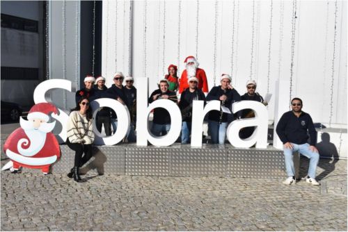 Sobral no Natal - Visita do Pai Natal e a sua Duende andaram pelas ruas da Vila e aldeias da Nossa Freguesia e levaram sorrisos, musica, anima&ccedil;&atilde;o e o verdadeiro Esp&iacute;rito do Natal